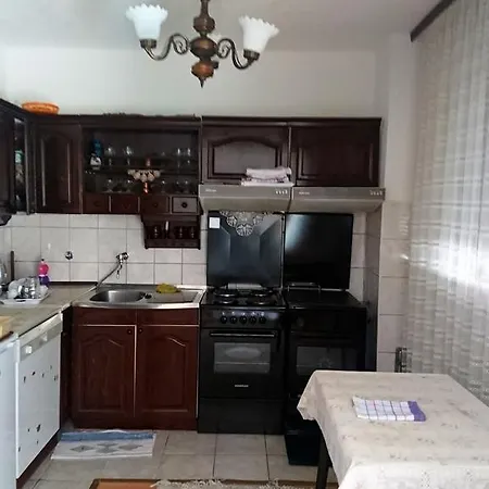 بيت للعطل Bosnian Holiday *